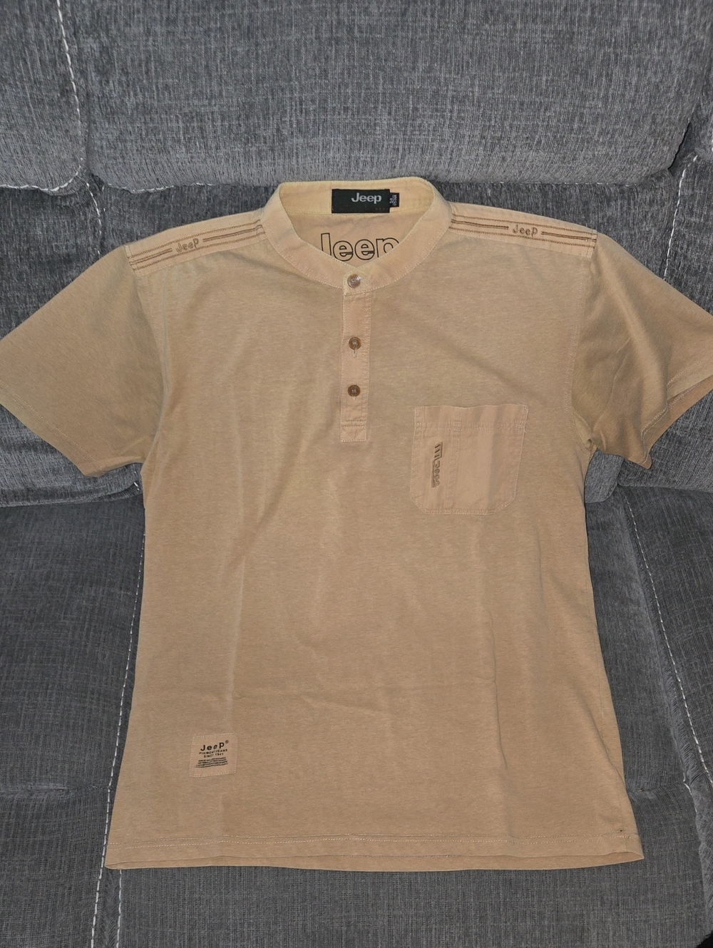 Jeep Men’s Tan Short-Sleeve Henley with Chest Pocket